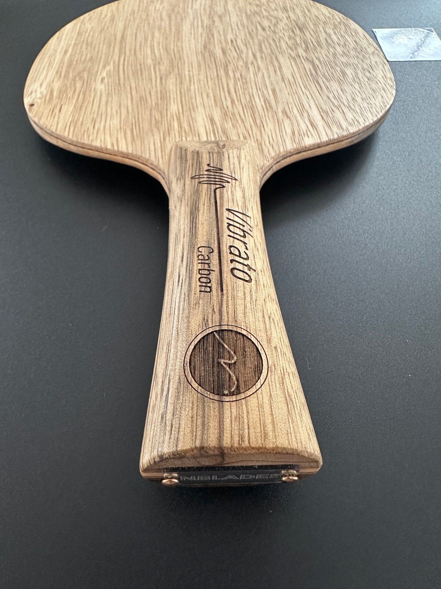 Vibrato Carbone off +